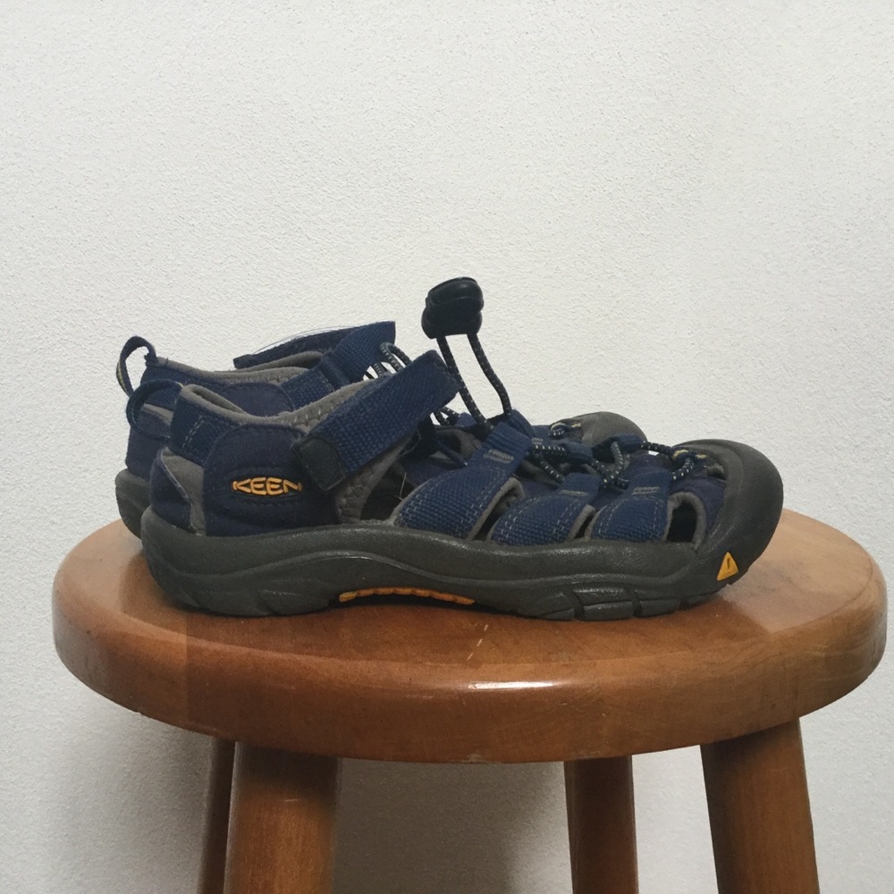 Keen Children's Newport Blue, Grey Hiking Sandal Size 2 Outdoor Adventure